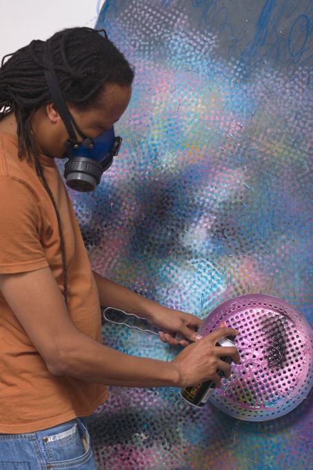 Mxolisi Vusimuzi Beauchamp at work. Image source, the artist facebook profile.